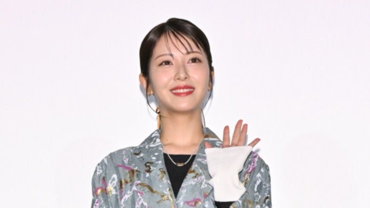浜辺美波オフィシャルサイト