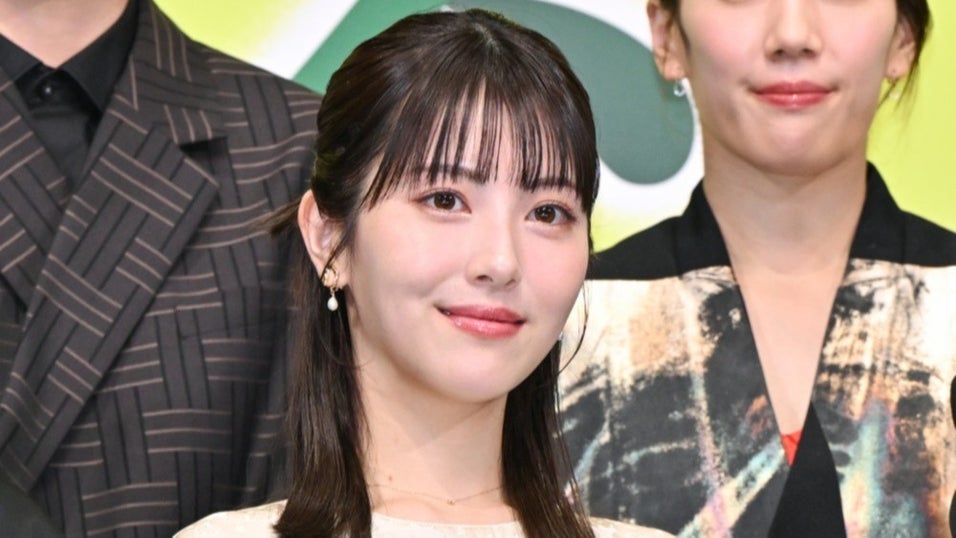浜辺美波オフィシャルサイト