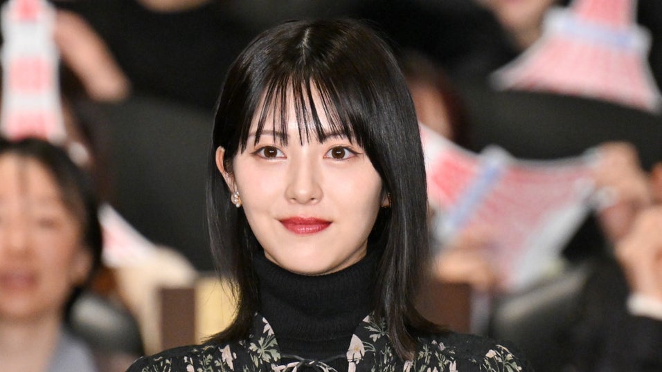 浜辺美波オフィシャルサイト